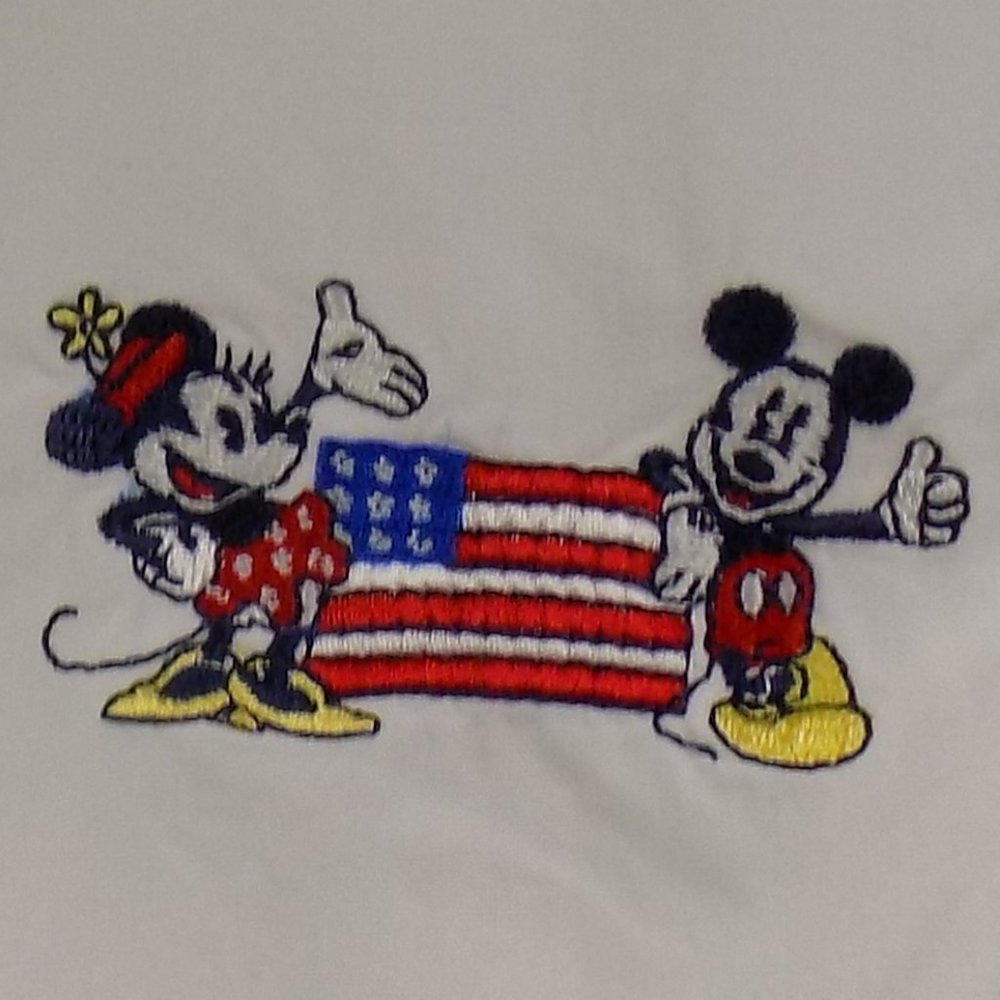 Disney White Sleeveless Collared Cotton Button Front USA Flag Top Size XL - Picture 2 of 5